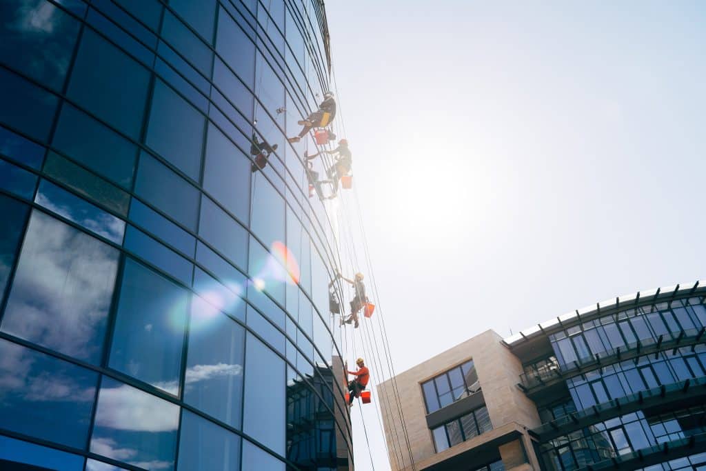 How to Choose the Right Commercial Window Cleaning Service