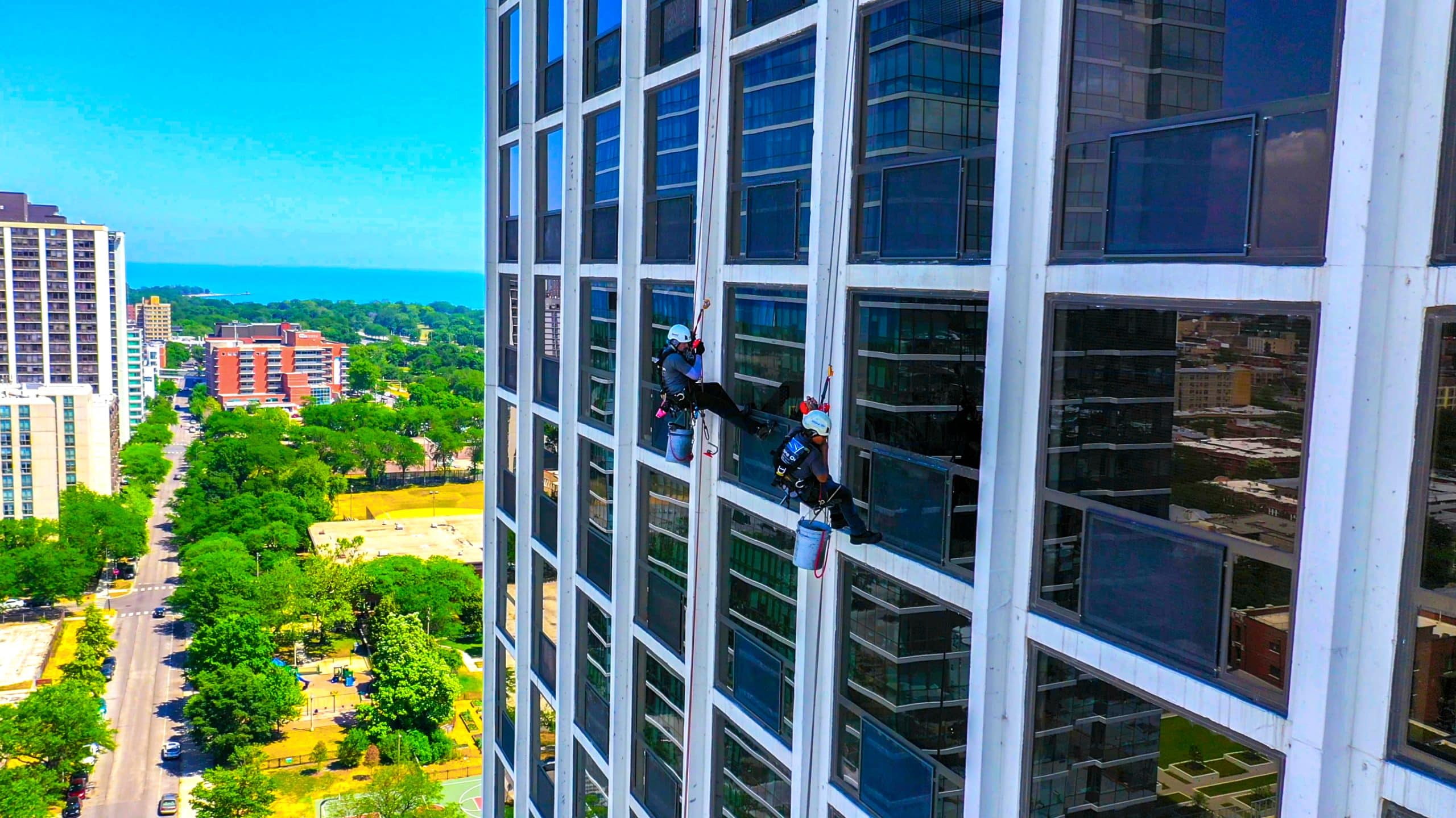 Rope Descent Systems (RDS) vs Rope Access: What’s the Difference?